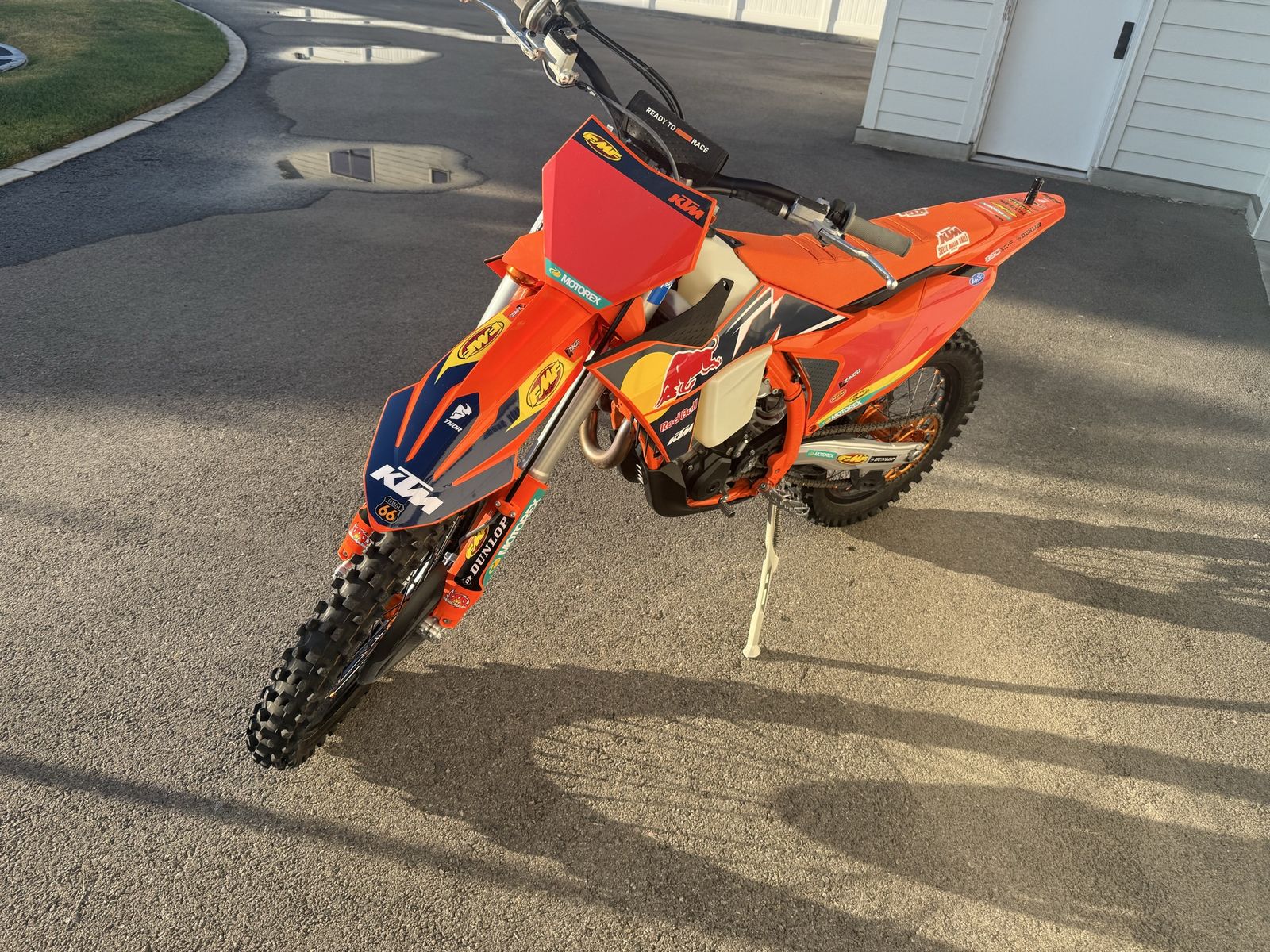 2023 KTM 350 XC-F Factory Edition Red Bull Dirt Bike 4-Stroke