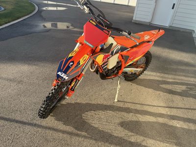 2023 KTM 350 XC-F Factory Edition Red Bull Dirt Bike 4-Stroke