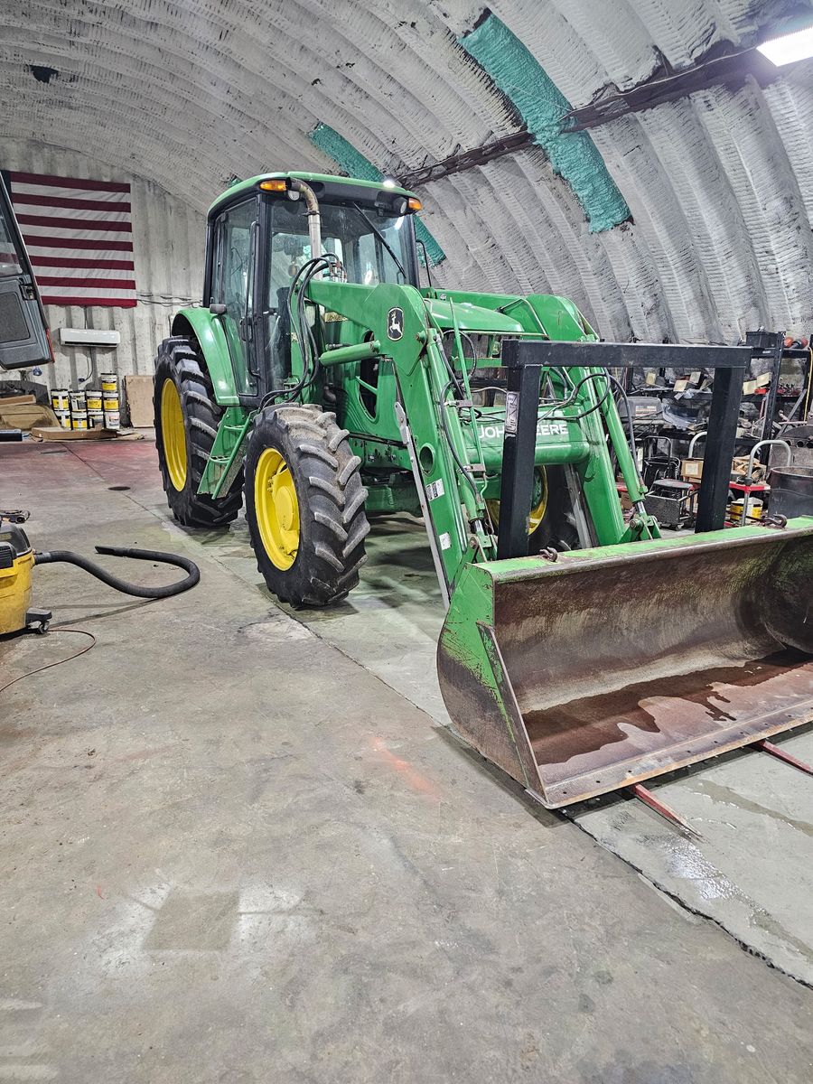 John Deere 7130