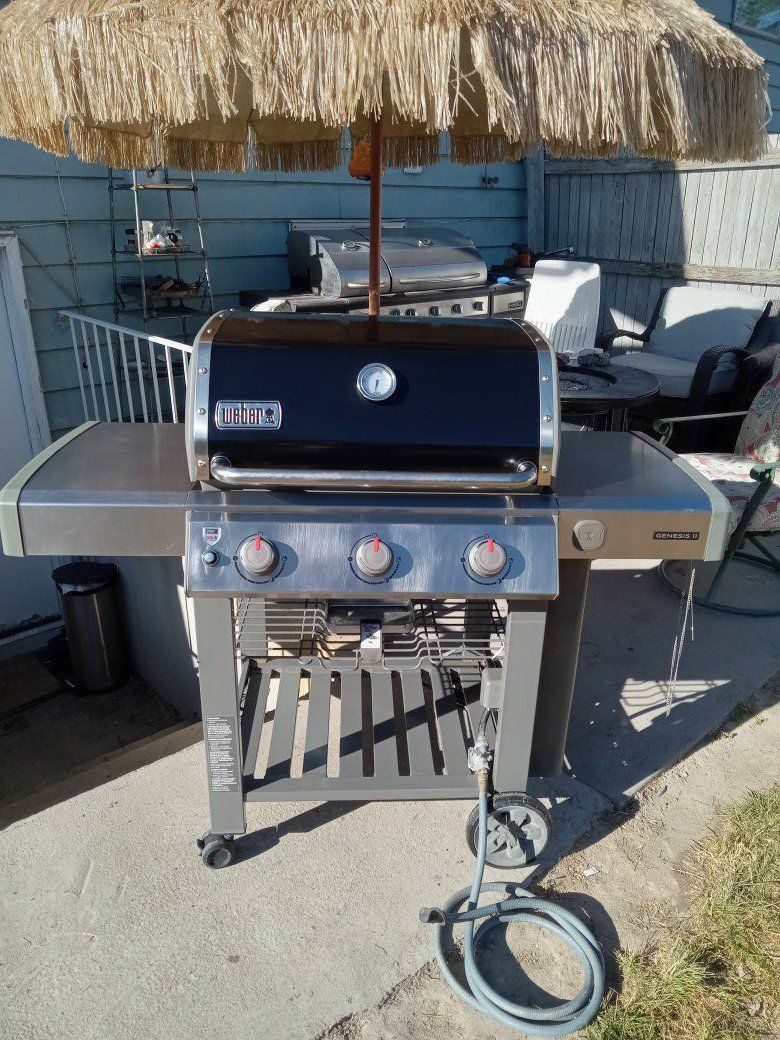Weber Genesis II E-310 3 Burner Natural Gas Grill