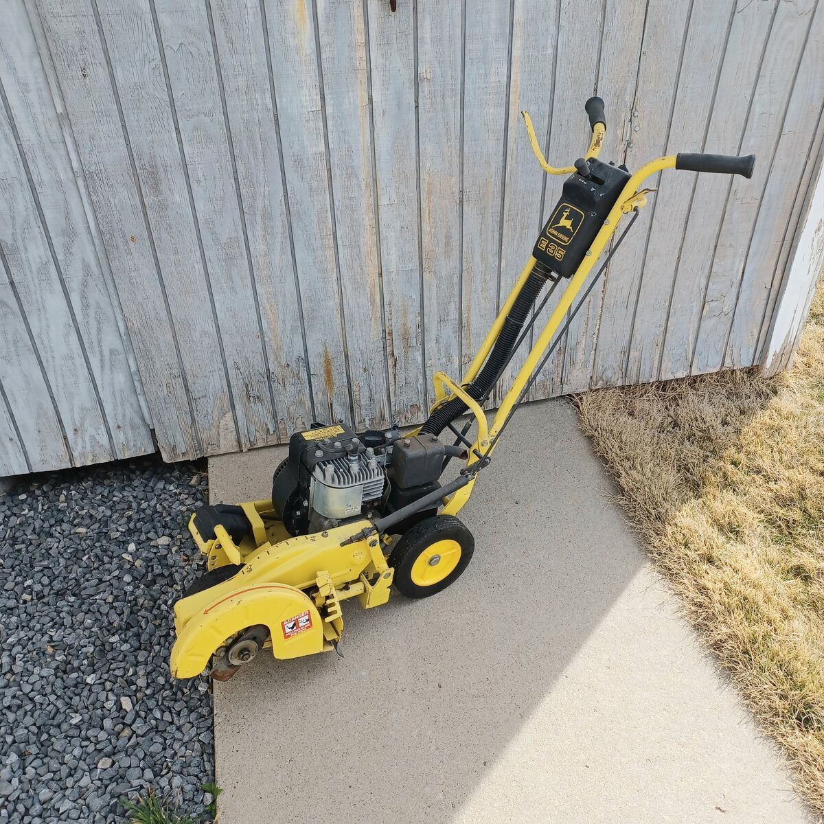 John Deere E35 lawn edger. Needs service