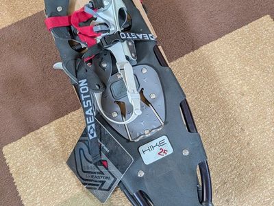 Easton Hike 25 Snowshoes BRAND NEW WITH TAGS Aluminum Backcountry Snow Shoes