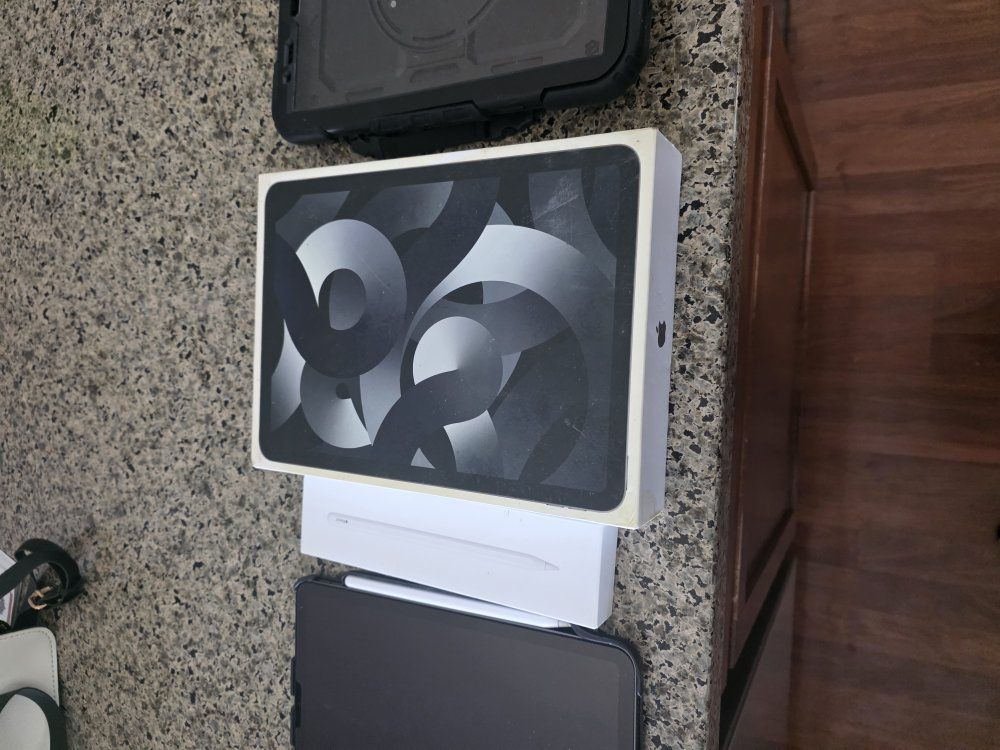 iPad Air 5th Gen (64GB) + Apple Pencil 2 + Box & C