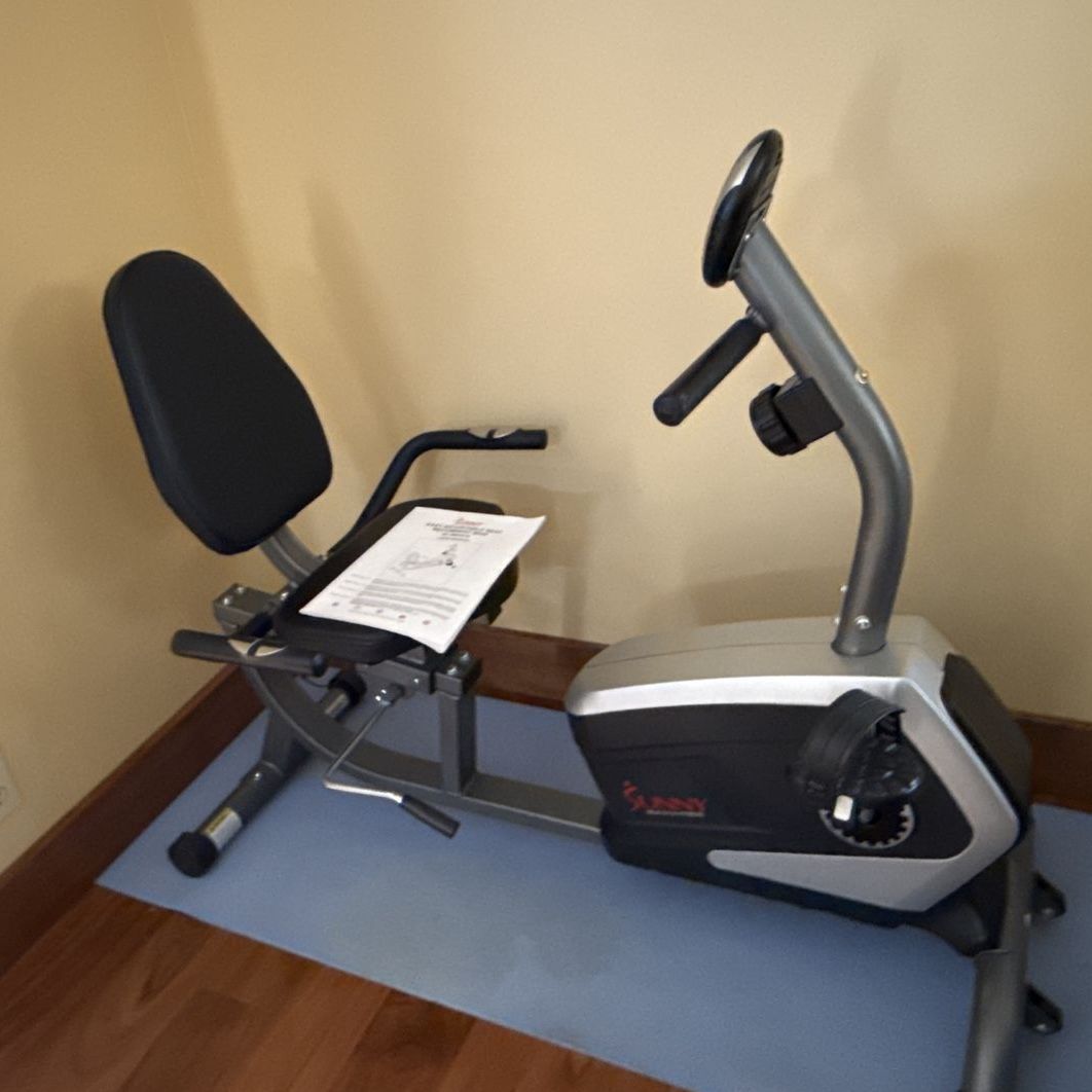 Recumbent exercise bike