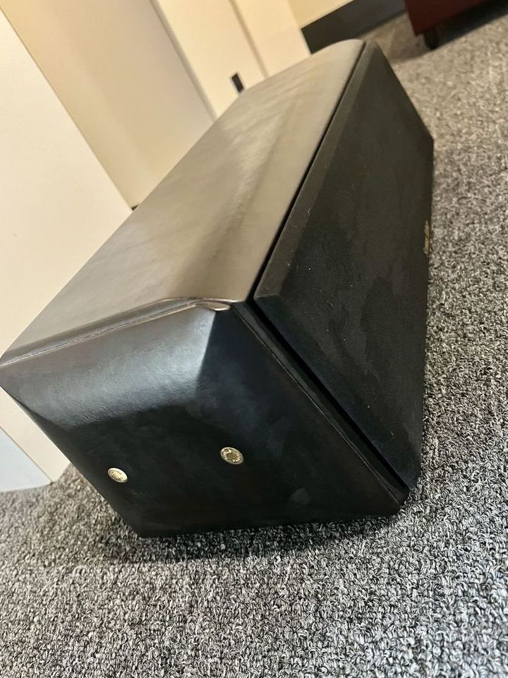 Main image 8