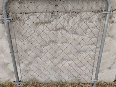 Galvanized Chain Link Gate 38Wx46H W/Decorative Top