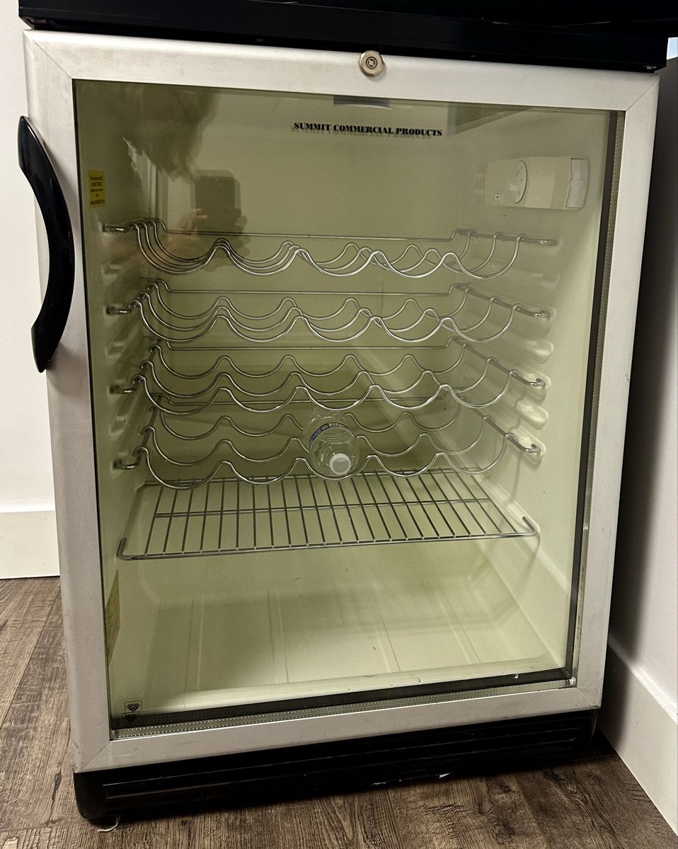 Wine Cooler / Wine Refrigerator – Great Condition