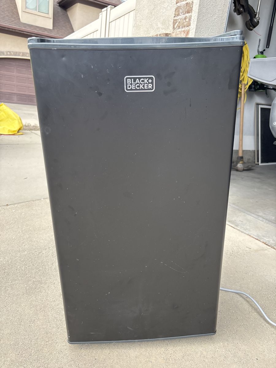 Black & Decker Mini Fridge - Free