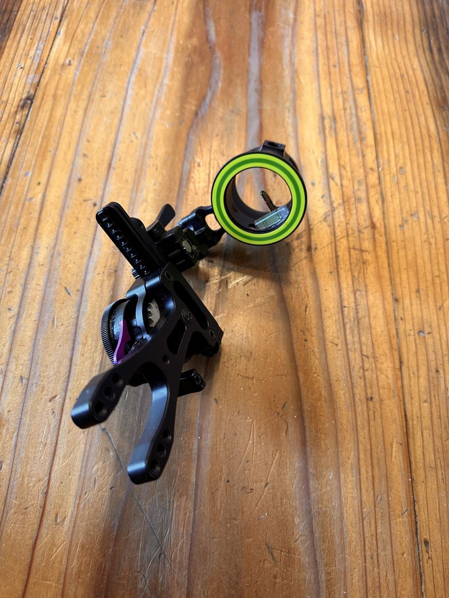 Spot Hogg Fast Eddie Double Pin, Left Hand