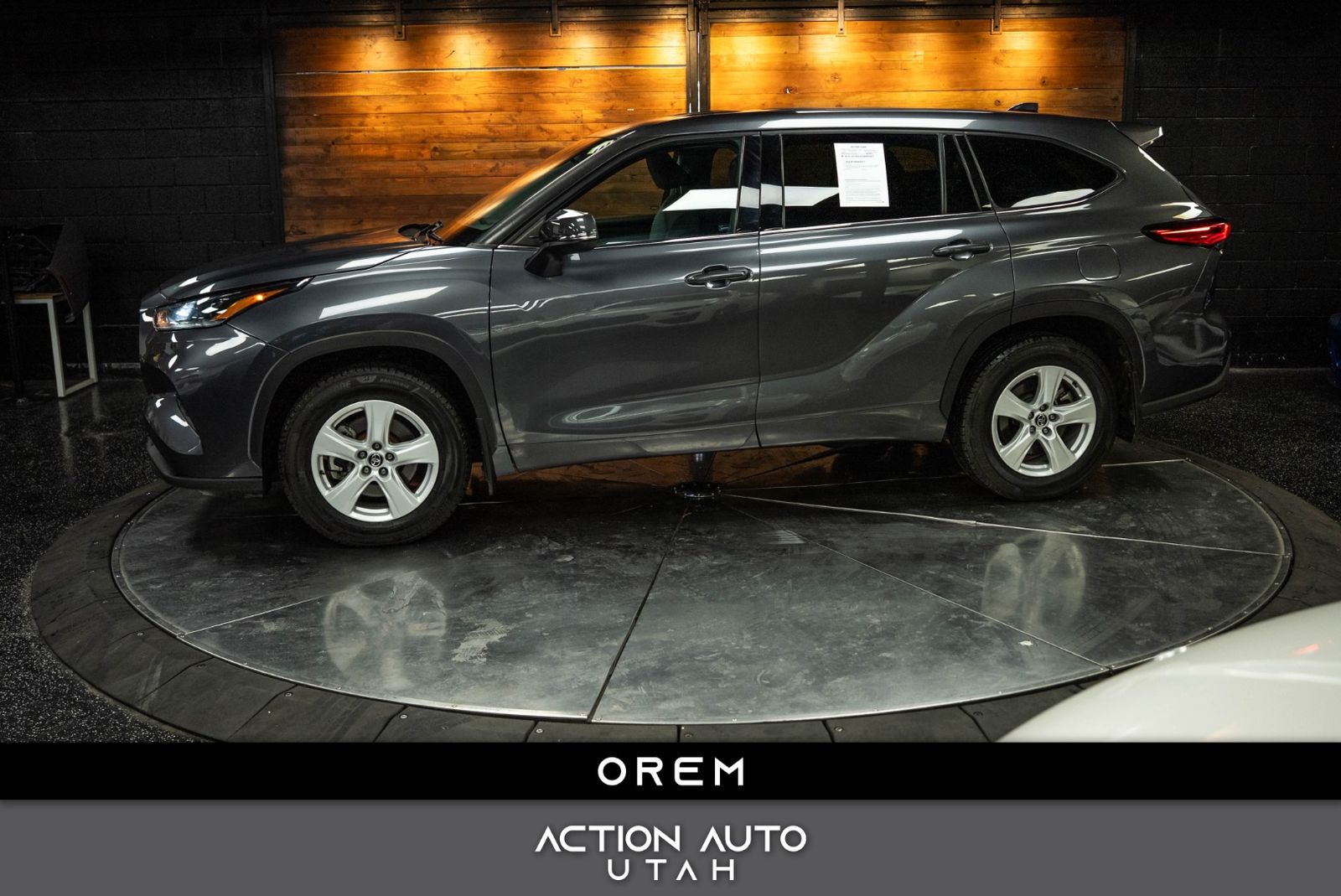 2021 TOYOTA HIGHLANDER LE