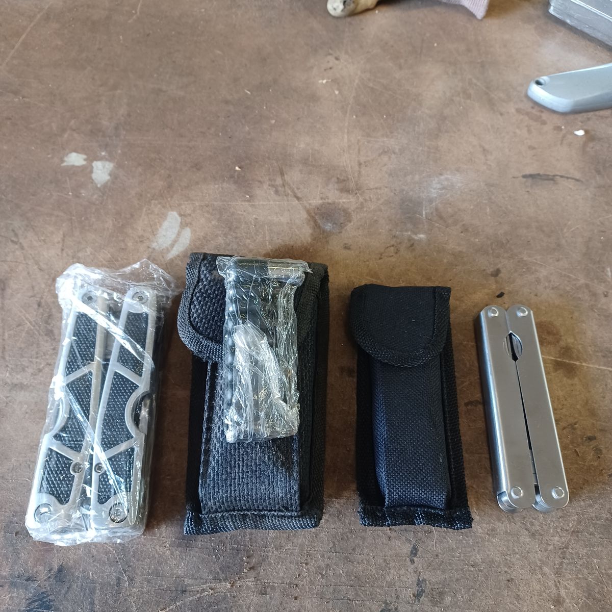 Multi-tool knives