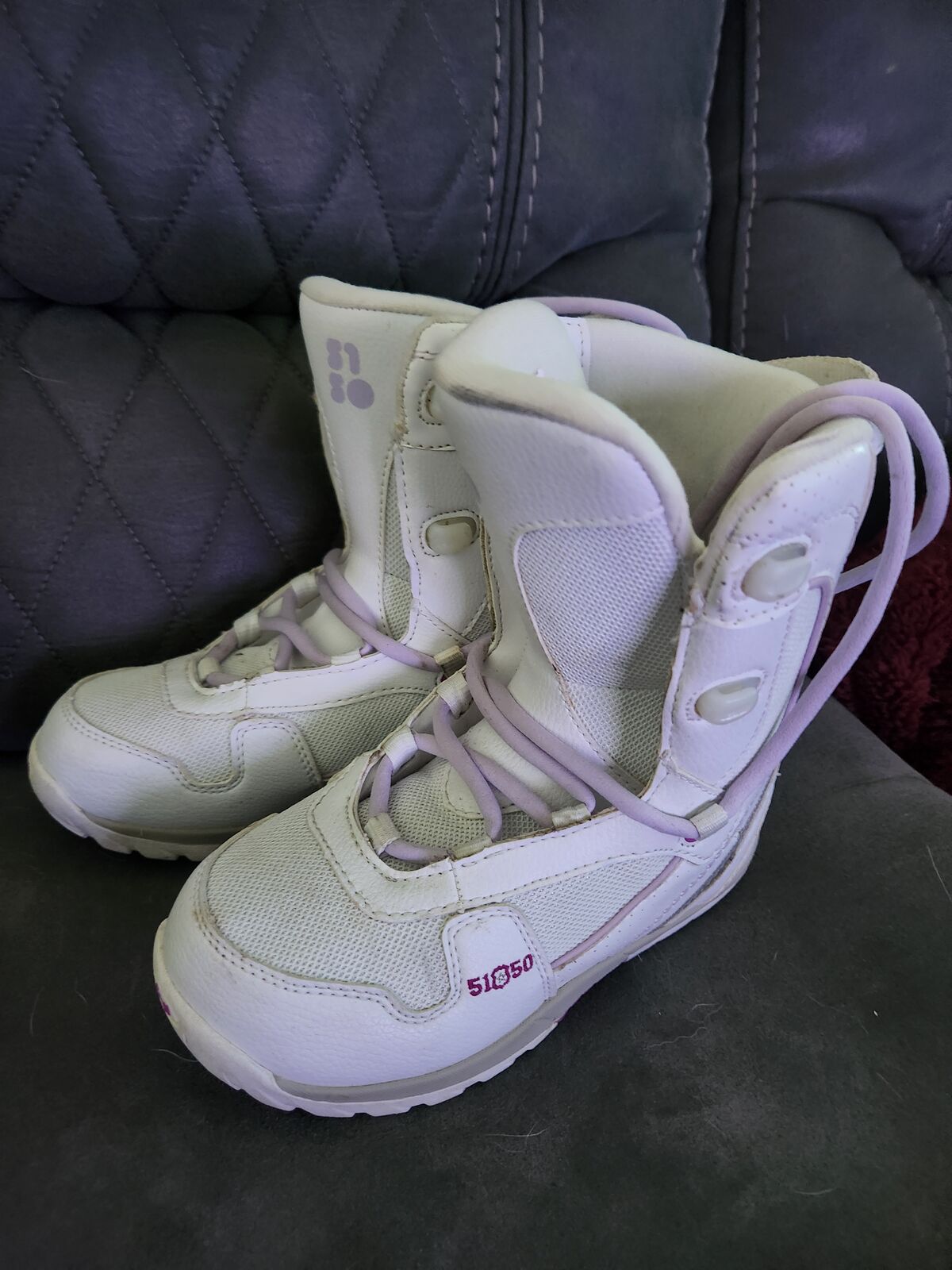 51.50 kid snowboard boots