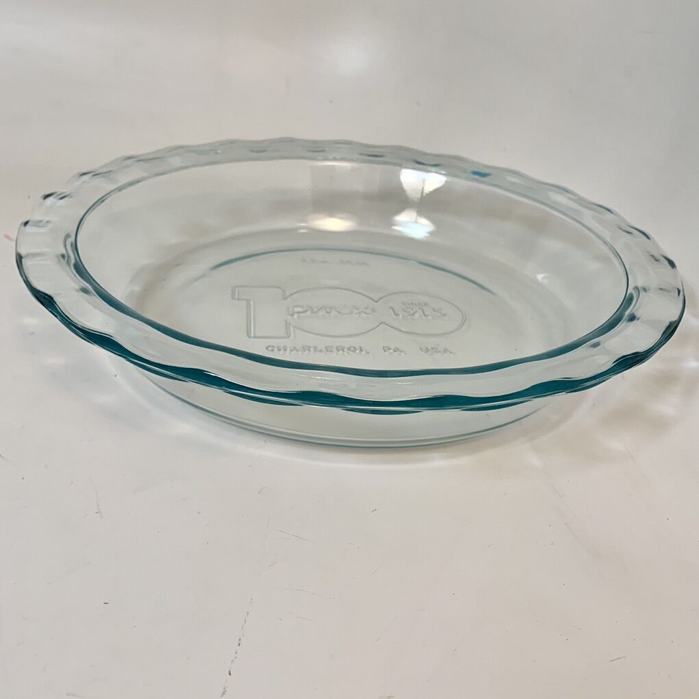 Pyrex 24cm 9.5 Inch Pie Dish Like New