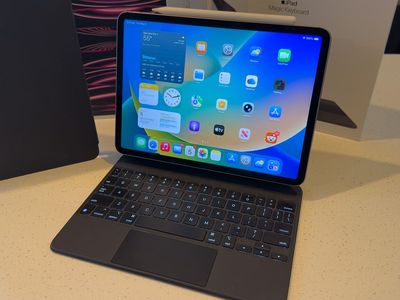 iPad Pro 11" (4th Gen) + Magic Keyboard + Pencil - ALL ORIGINAL BOXES