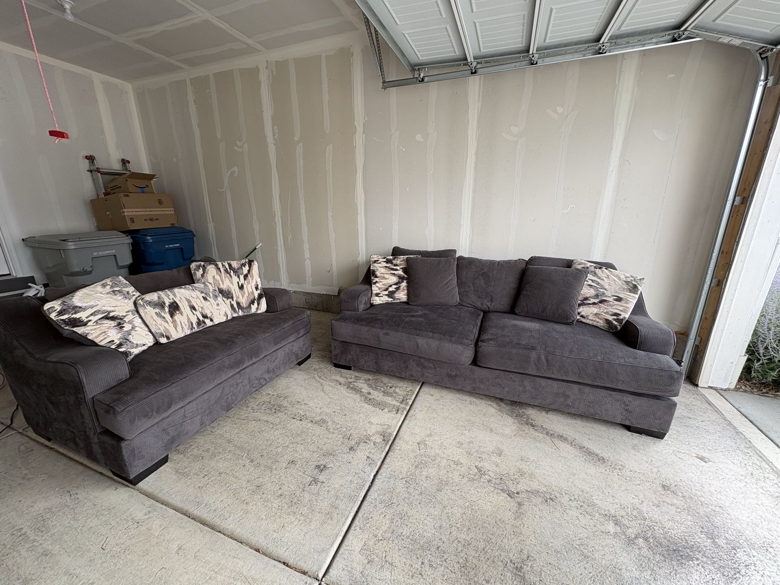 Pull-Out Sofa & Loveseat Set – Great Condition