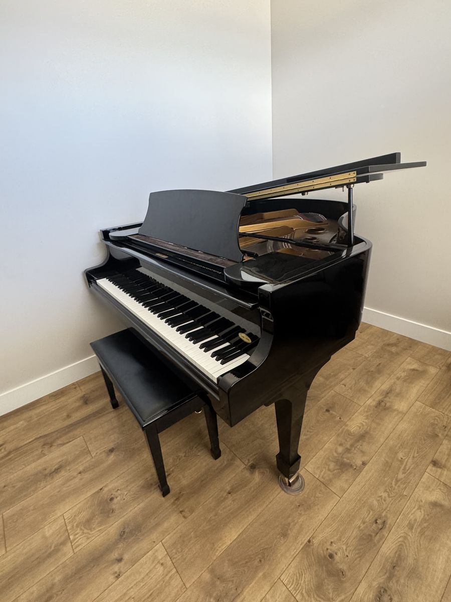 Kohler & Campbell Conservatory Grand Piano with Bench