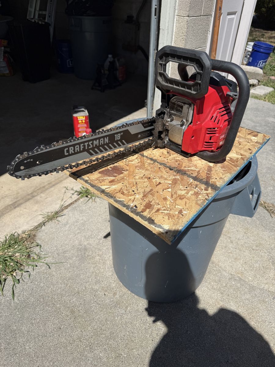 Craftsman 18” 42cc 2 stroke s1800 chainsaw.