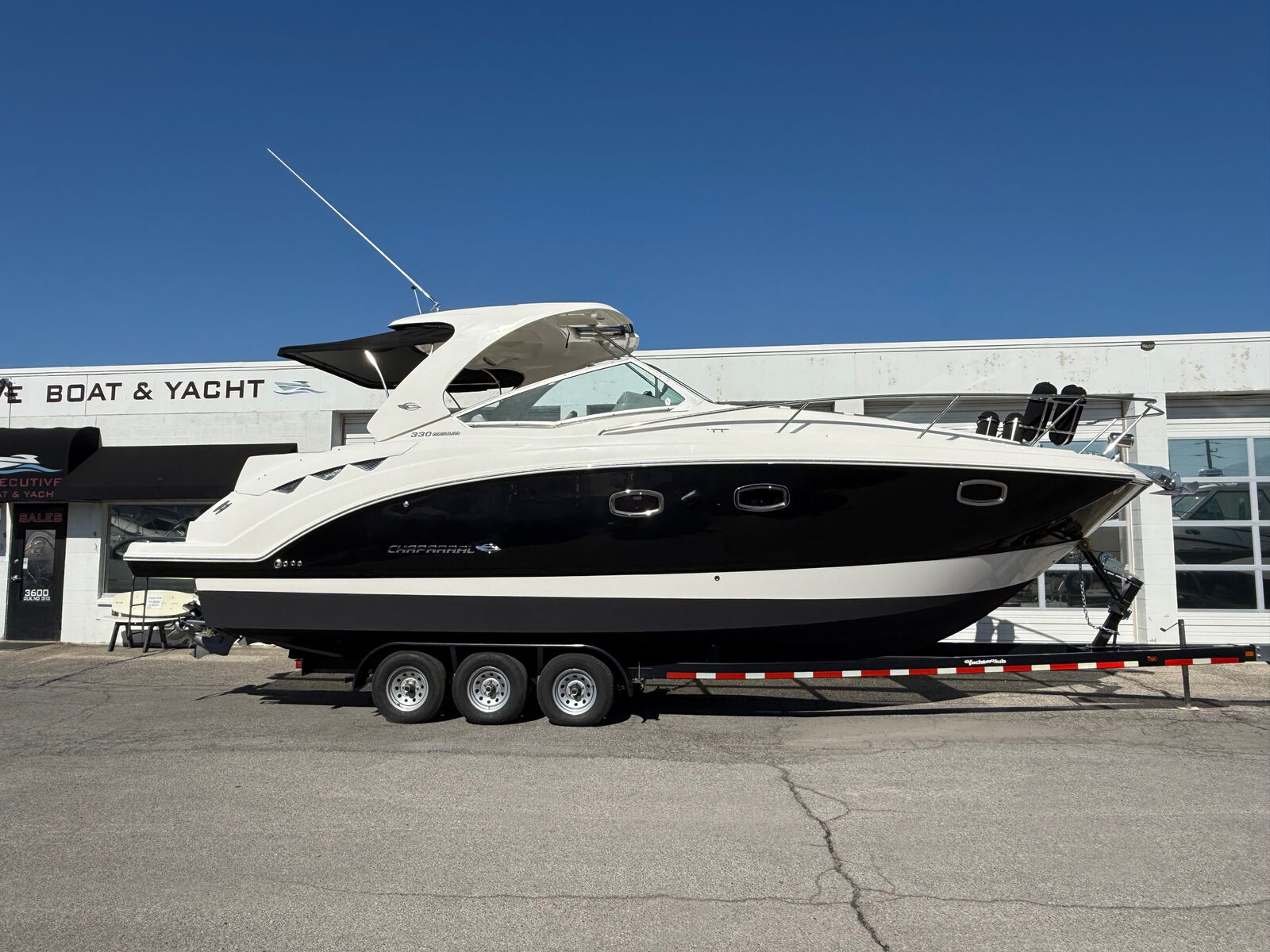 2016 33' Chaparral Signature 330 Cruiser