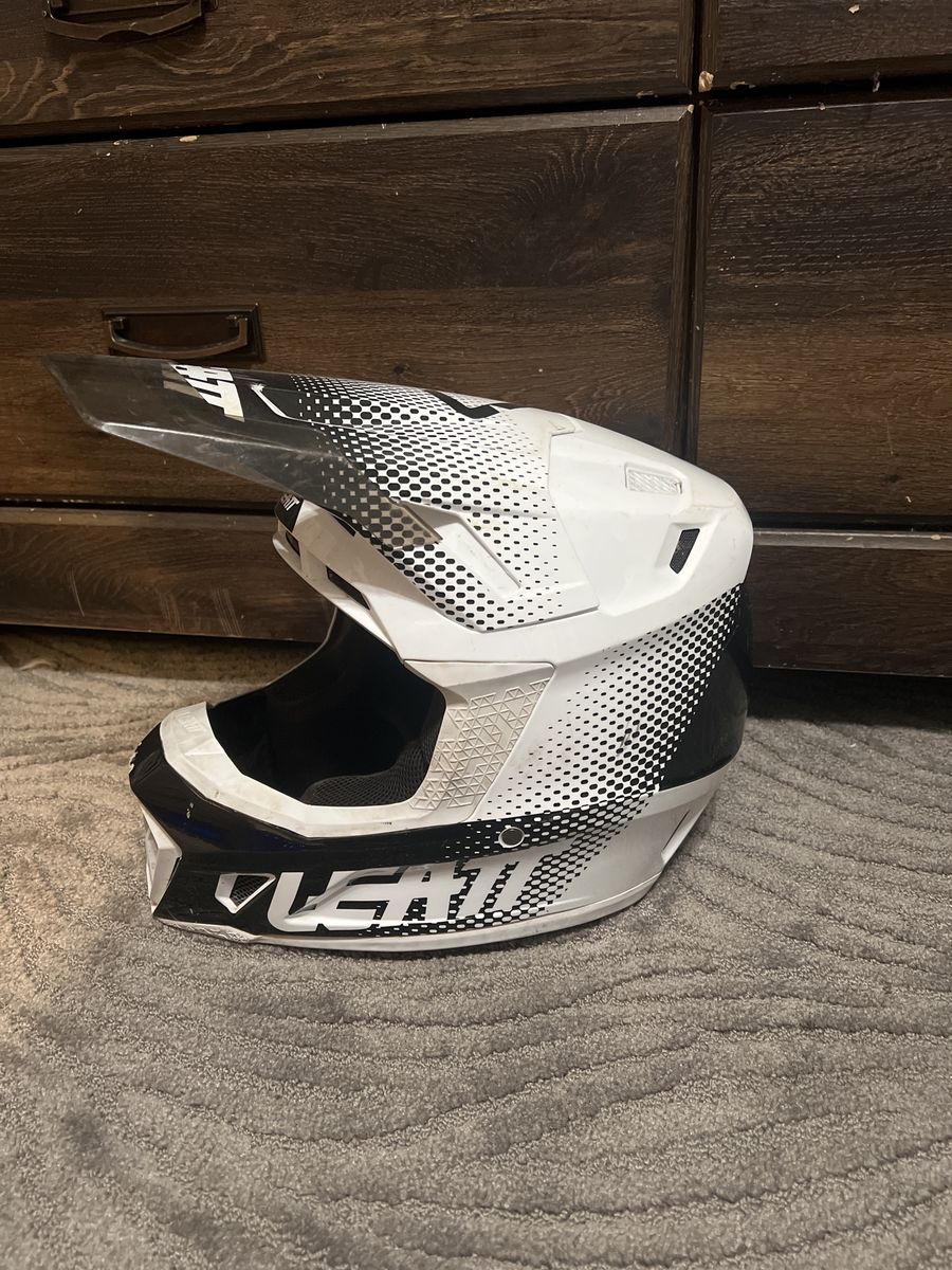 Leatt moto helmet