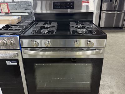 SPARKLING LIKE NEW MIDEA 4 BURNER GAS TOP RANGE