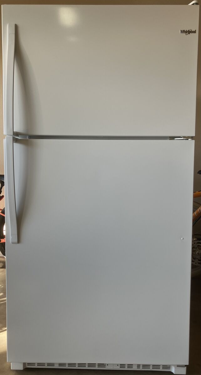 Whirlpool 20.5 33" Fridge Refrigerator Top Freezer White