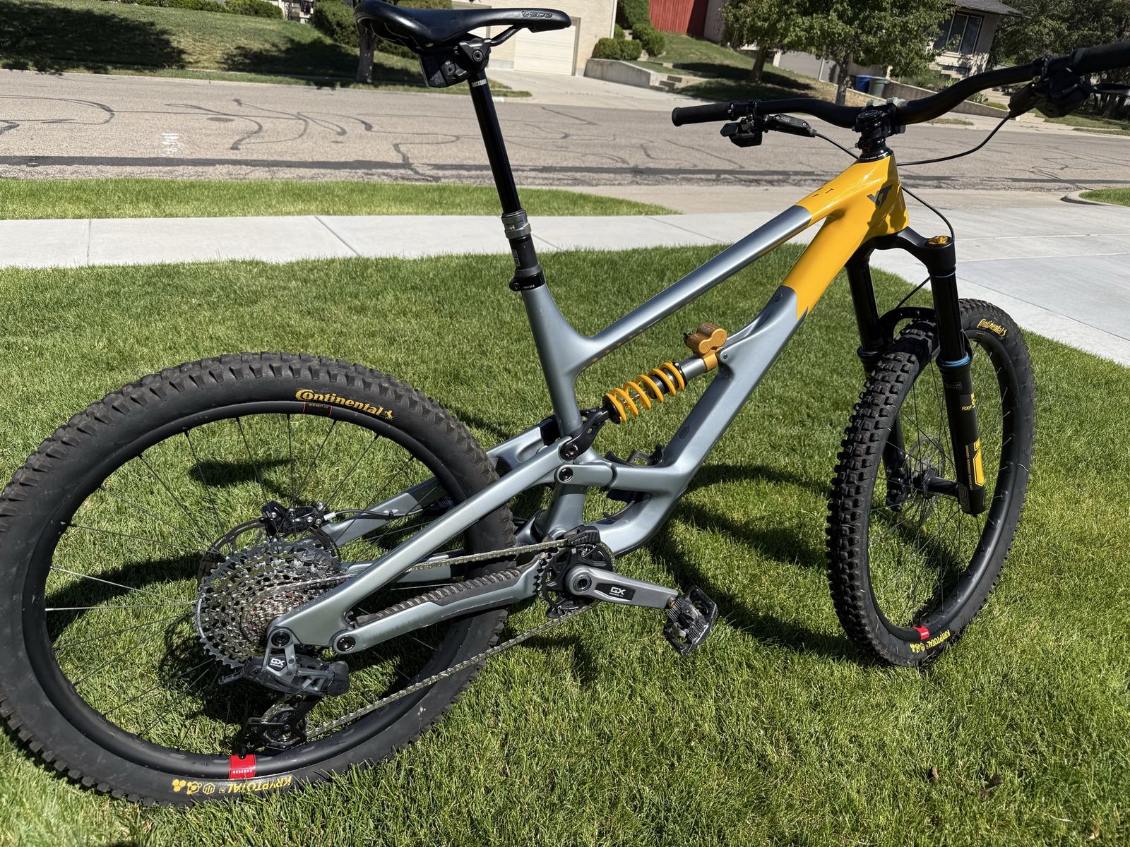 YT Industries Capra Core 4 MX Size S4 Mountain Bike - Full Suspension, Ohlins, 29/27.5" Wheels