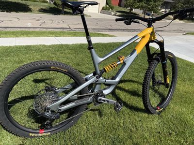 YT Industries Capra Core 4 MX Size S4 Mountain Bike - Full Suspension, Ohlins, 29/27.5" Wheels