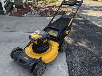 DEWALT 2x20V MAX Brushless Cordless Walk-Behind Lawn Mower