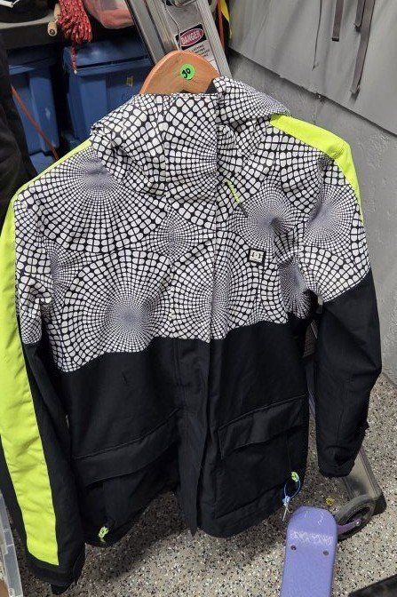 DC snowboard jackets