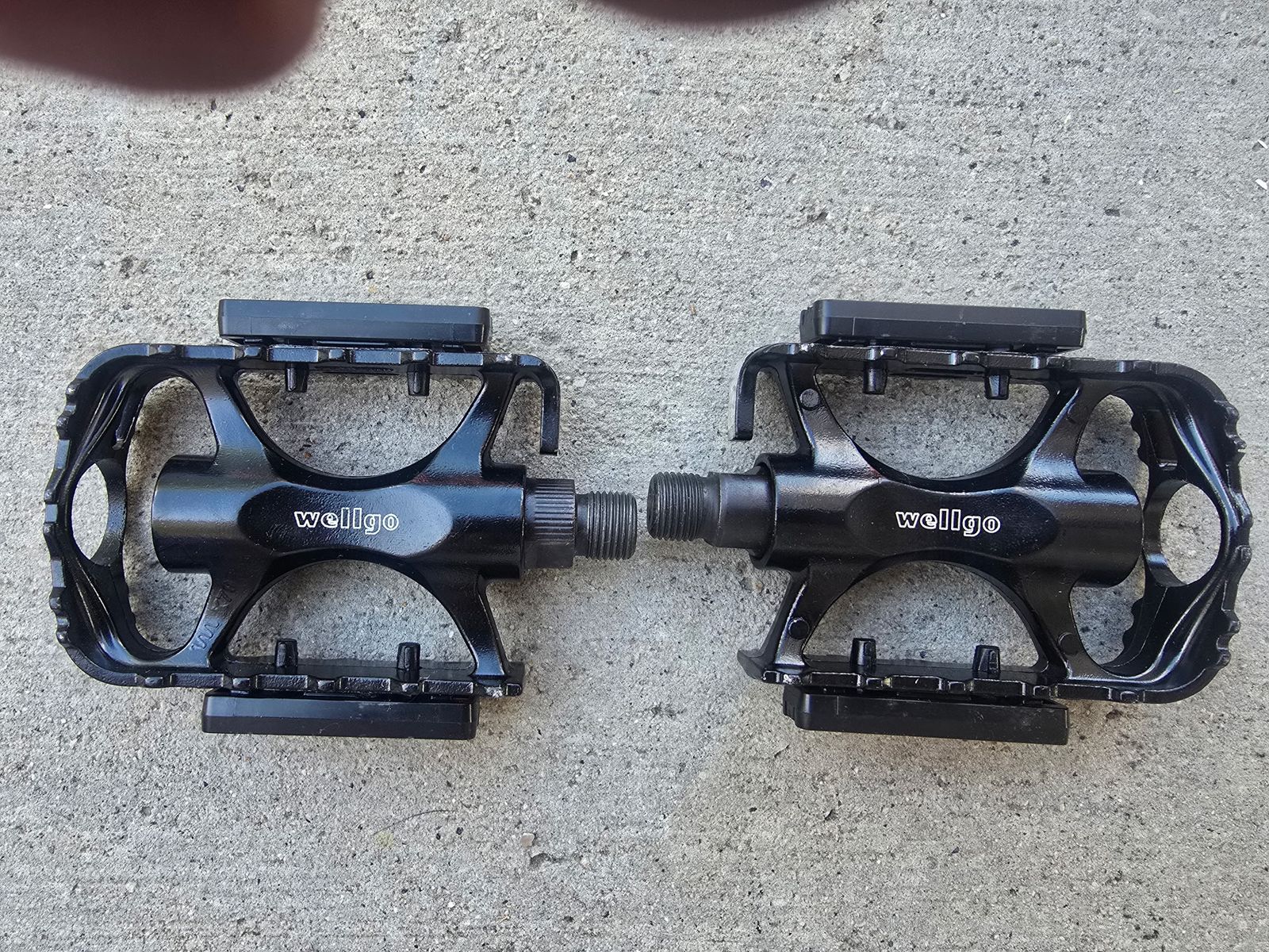 Wellgo Alloy Platform Bike Pedals – Black 9/16" Commuter Mountain Bike Flat Pedals