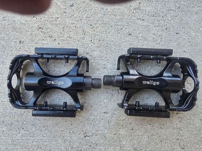 Wellgo Alloy Platform Bike Pedals – Black 9/16" Commuter Mountain Bike Flat Pedals