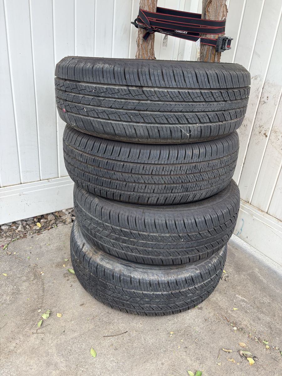 Westlake SU318 H/T 225/60R17 & Foray RP218 Tires - Set of 4