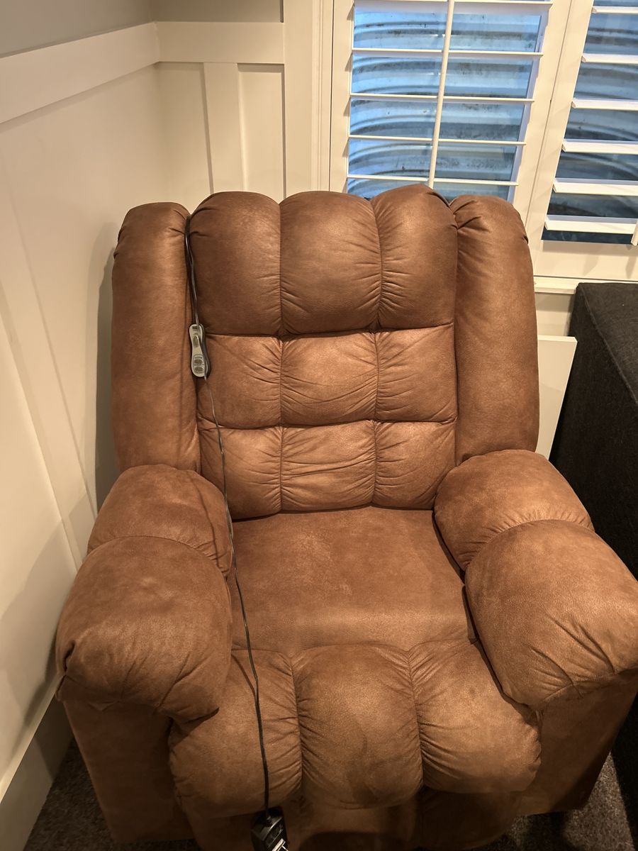 Brown Power Recliner Lift Chair - Plush Microfiber with Remote, Excellent Condition