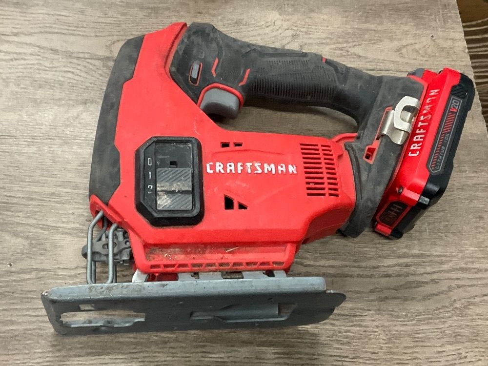 CRAFTSMAN JIGSAW CMCS600 WITH BATTERY