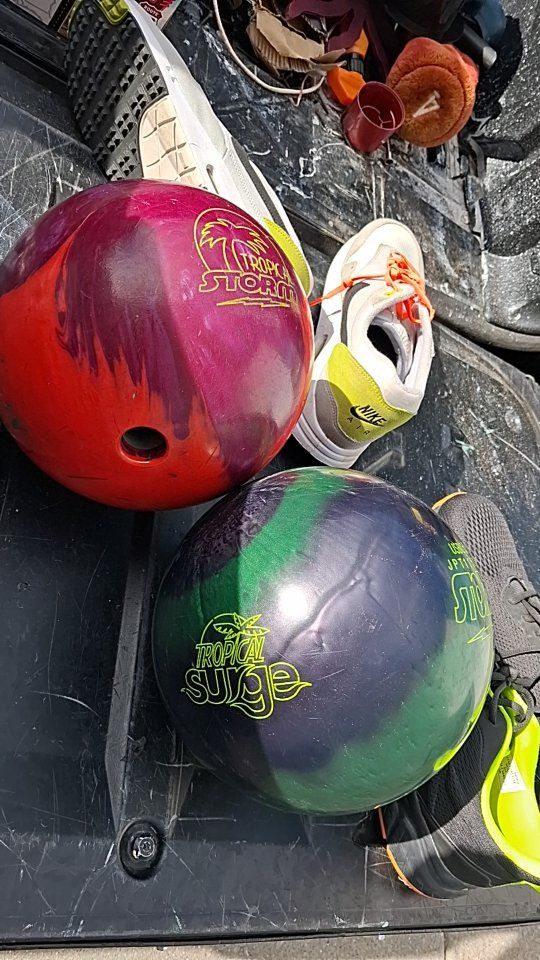 9 bowling  Ball Bundle 4-5 Bags Storm RHINO Maxim + more 13-15 lbs balls " want all gone at once"
