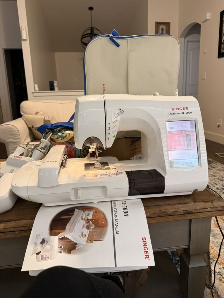 Singer Quantum XL-5000 Embroidery And Sewing