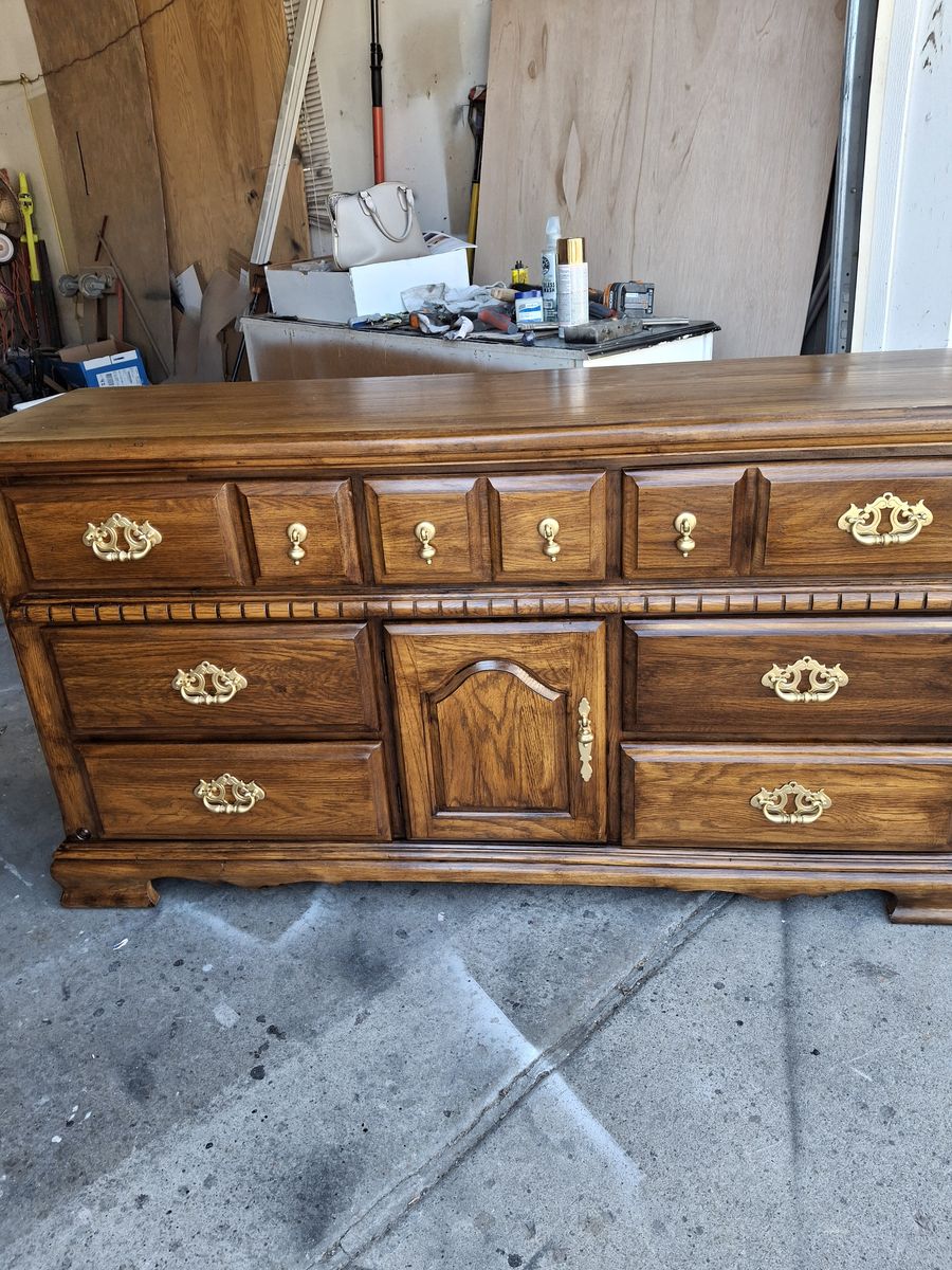 all wood 9 drawers dresser/rudy