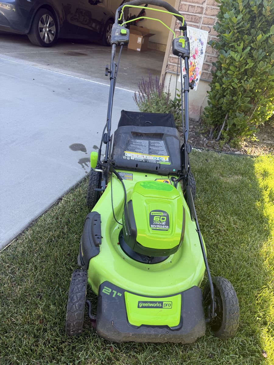 Greenworks Pro 60V 21" Cordless Electric Lawn Mower with Bag - Battery Powered, Mulching Capable