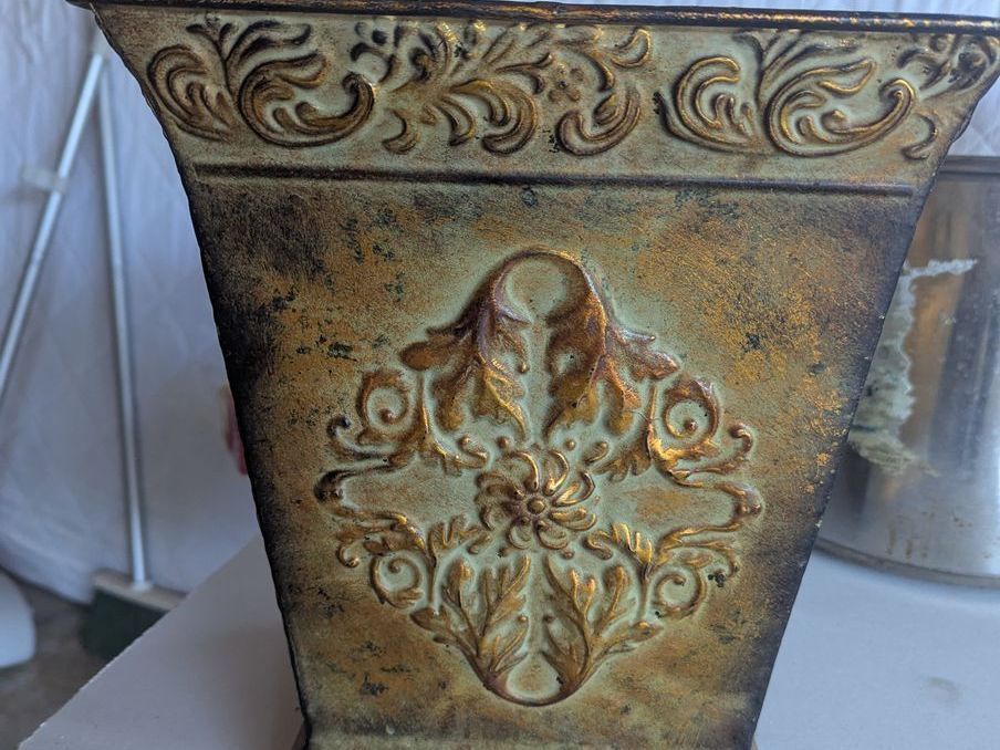 Main image 1
