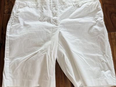 New Ann Taylor Women Size 16 Shorts