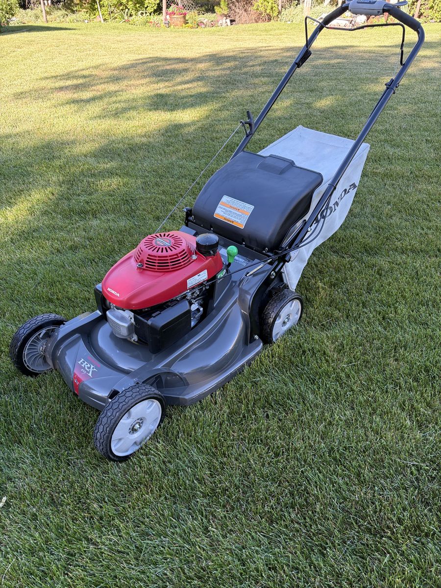 Honda HRX 217 Self-Propelled Gas Lawn Mower with Easy Start and Bagging System