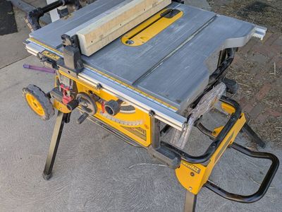 DEWALT 10-inch Jobsite Table Saw