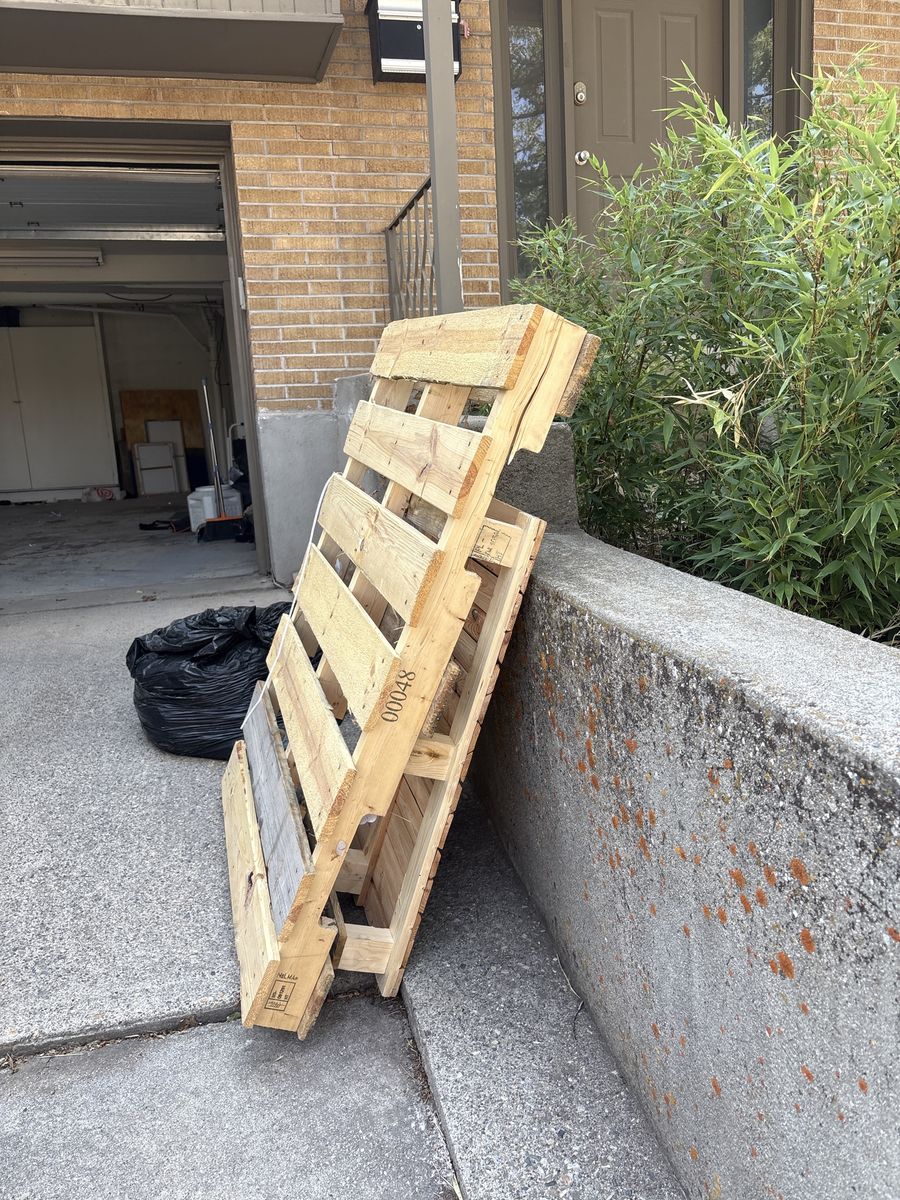 2 free pallets - pick up only - Foothill & I-80