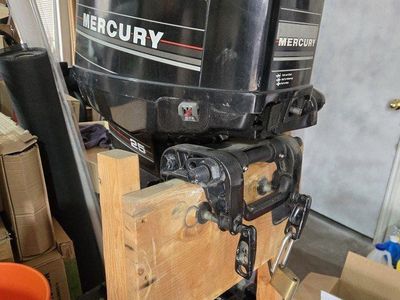Mercury 25 HP Outboard Motor