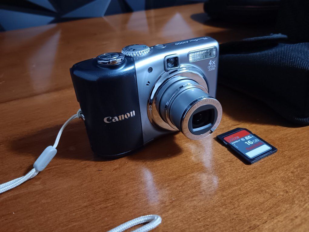 Canon Powershot A1000IS 10MP Digital Camera with 4X Optical Image Stabilized Zoom (Grey) with SD Card & Batteries AA. Tested. Go