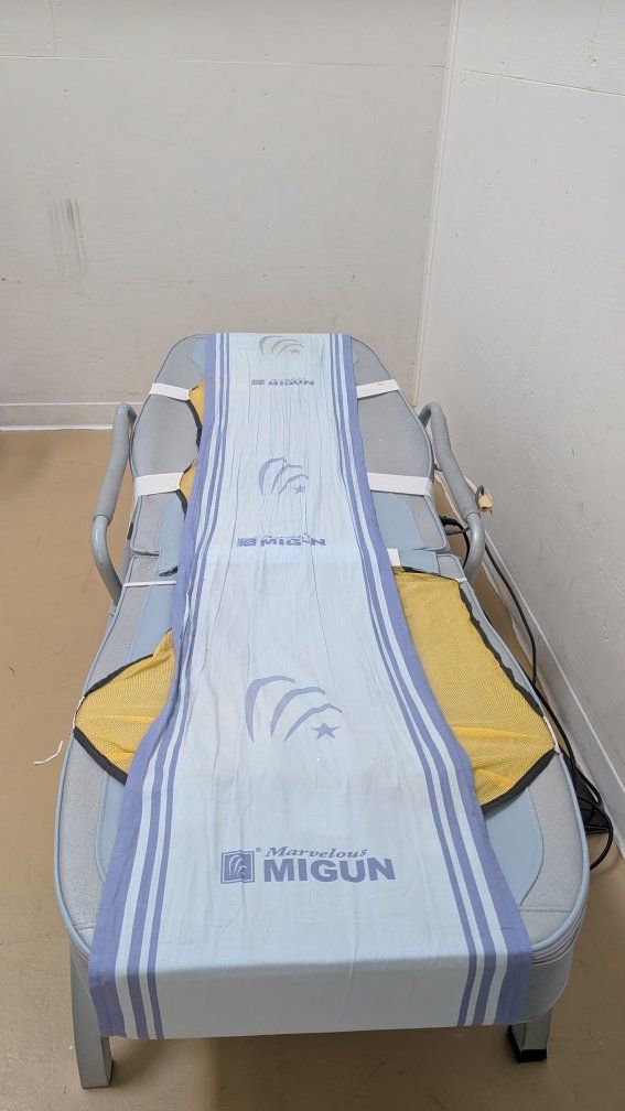 Jade heated massage bed
