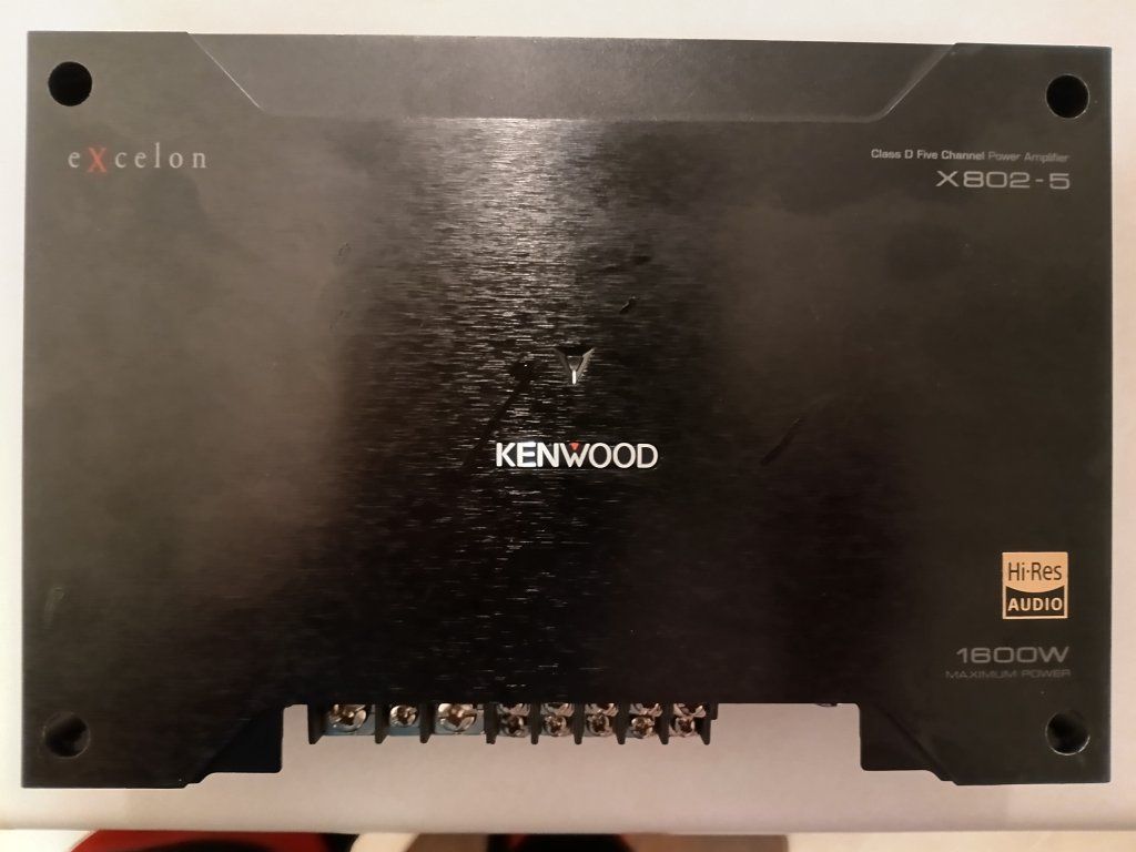 Kenwood excelon X-8O2 5 Channel car amplifier
