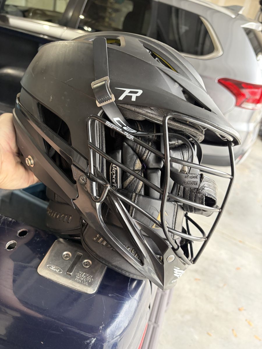 Cascade R Lacrosse Helmet - Matte Black