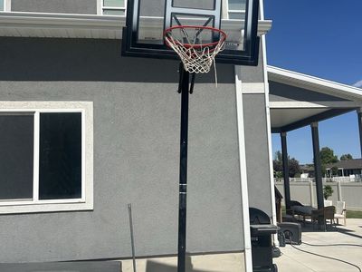 Lifetime Adjustable Basketball Hoop (New Rim)