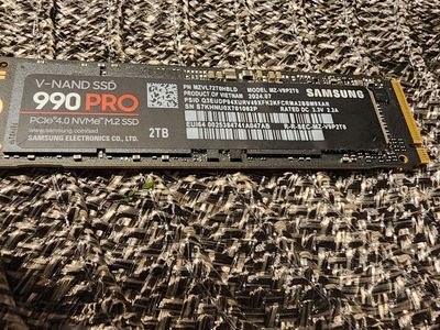 2 TB Samsung 990 pro ssd 265 OBO